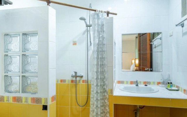 Dolphin Bay Beach Resort