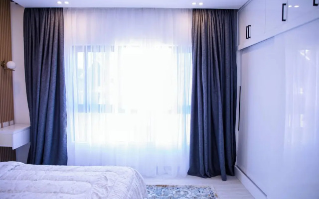 Grand Premiere 2 Bed by YourHost