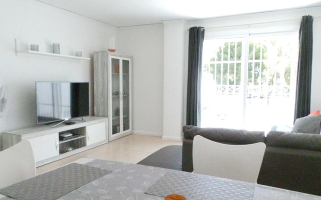 Immaculate and Modern 1 Bedroomed Apartment