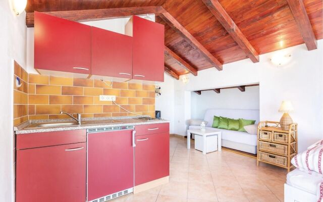 Beautiful Home in Crikvenica With Wifi, 2 Bedrooms and Jacuzzi