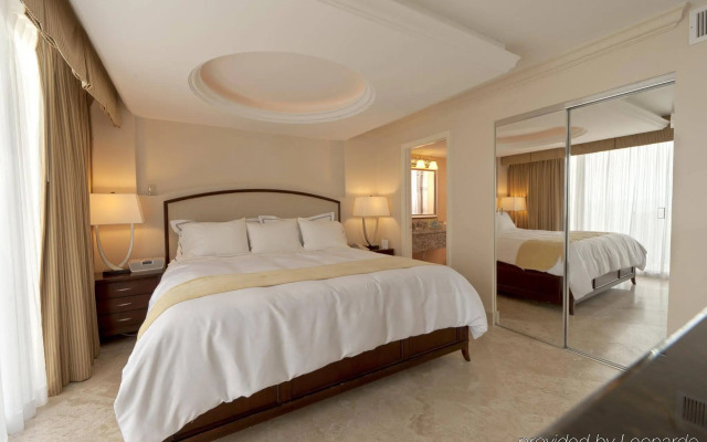 Radisson Suite Hotel Oceanfront