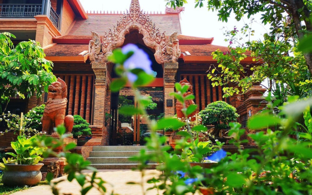 Phor Liang Meun Terracotta Arts - SHA plus