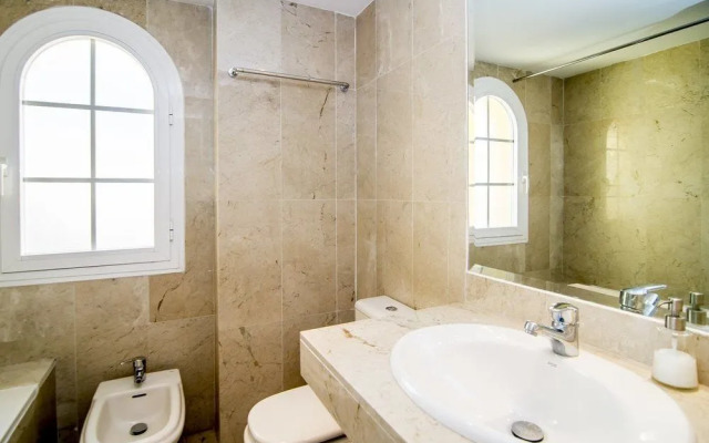 Apartment Señorío de Aloha - Roomservice