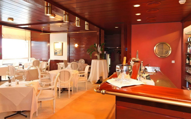 Hotel du Grand Lac Excelsior