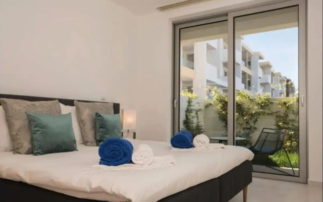 Modern Ocean Front Apartment