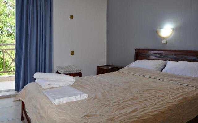 Coralli Beach Studios-Apartments