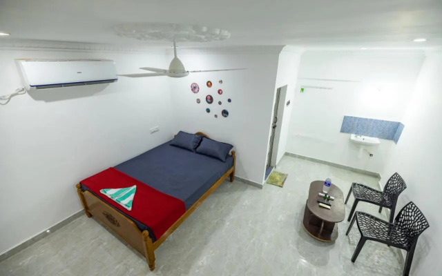 Sri Sai Holiday Inn