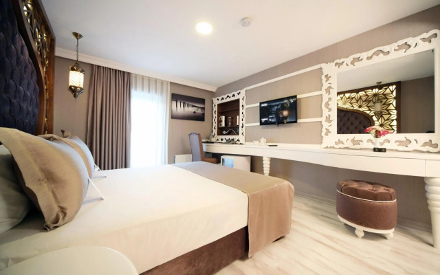 Demonti Otel