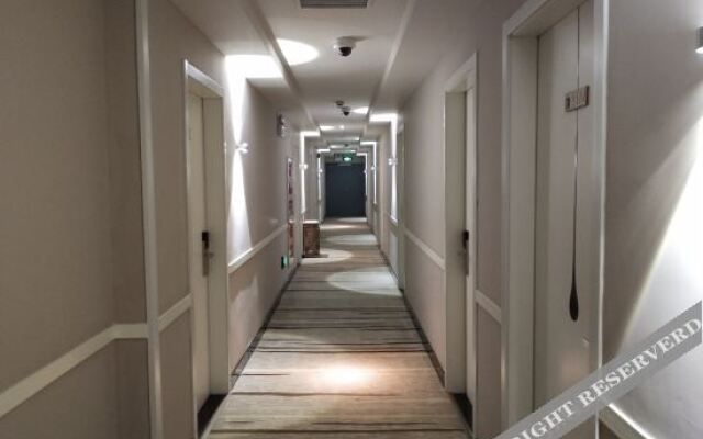 100 Inn Liangpin Hotel (Shanghai Fengxian Situan)
