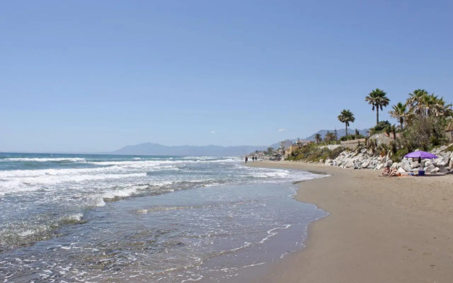 1100 Marbella Beachfront first line