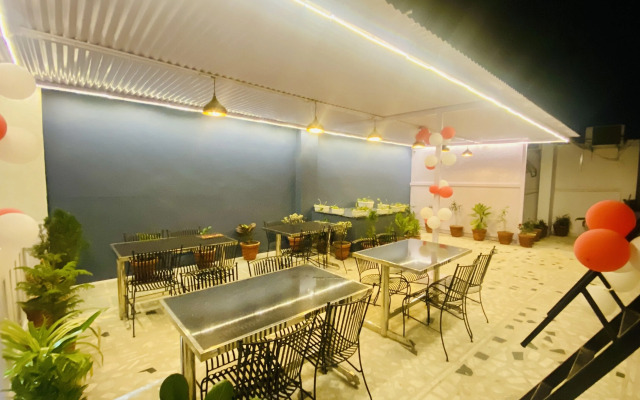 OYO 24106 Shri Raj Laxmi Palace