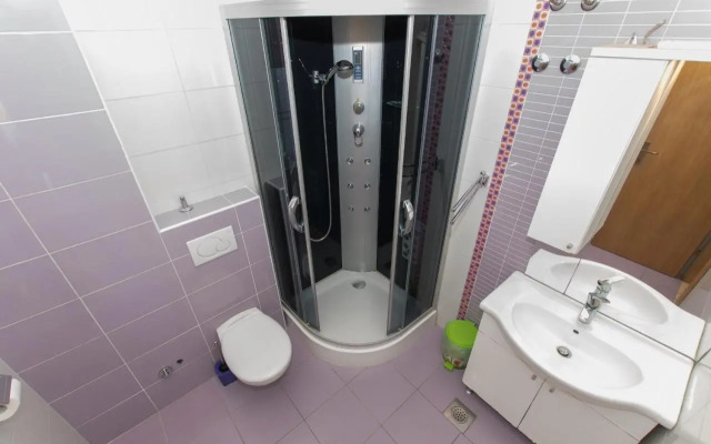 Studio apartments Zloic in Krvavica