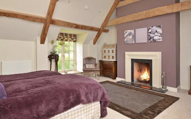 Lovely Big Barn with Hot Tub