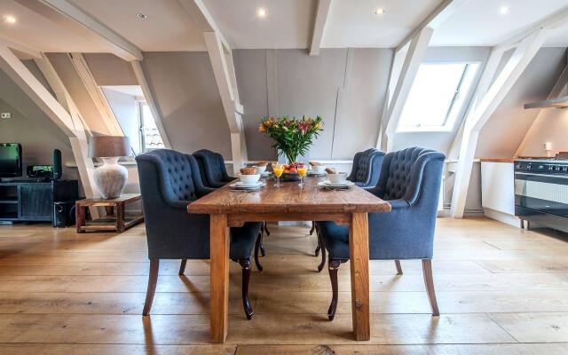 Prince Canalhouse Apartment Suites