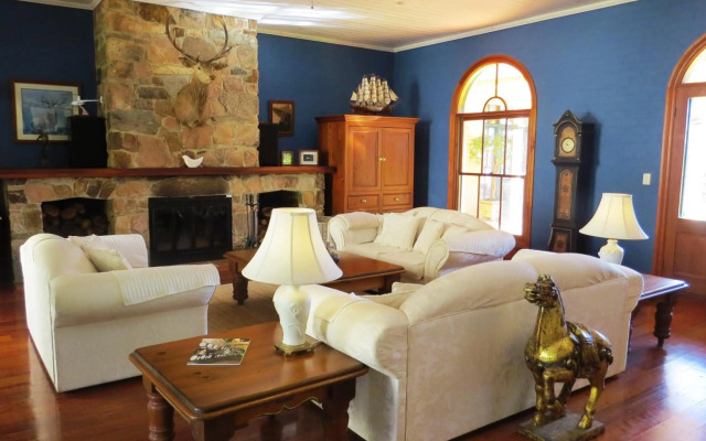 Victoria's at Ewingsdale