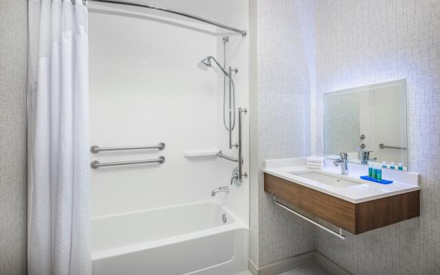 Holiday Inn Express and Suites Ontario Airport by IHG