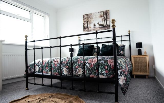 Inviting 4-bed House in Kettering