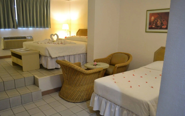 West Plaza Hotel by the Sea