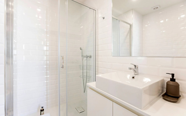 Superb Flat w/ Balcony and AC by LovelyStay