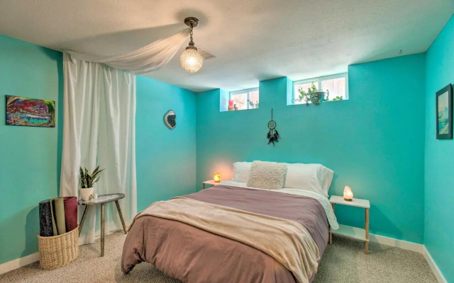 Patio, Grill & Yard: Cozy Denver Abode!