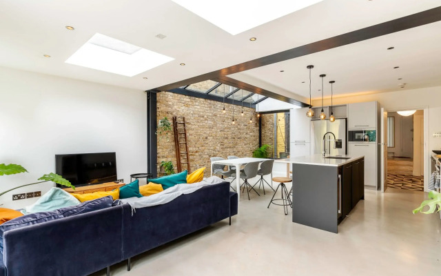 Spacious and Charming Brixton Home