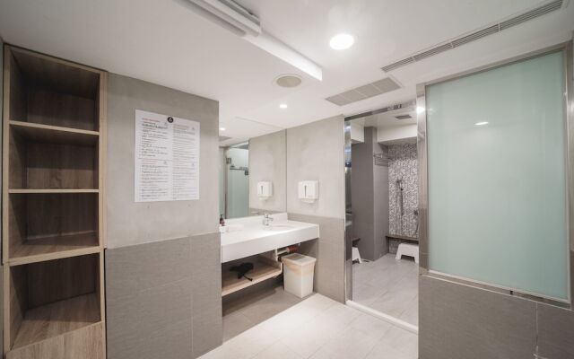 Single Inn Kaohsiung Station Hostel