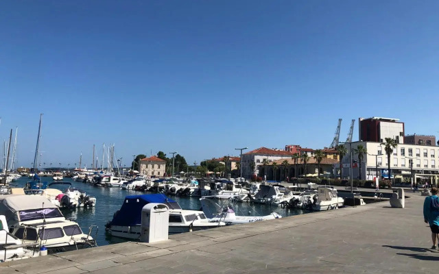 Lovely studio appartment with patio near the sea