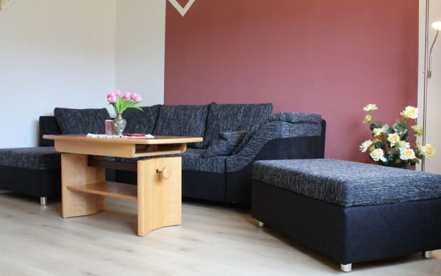 Comfortable Home With Large Sunny Garden In Beautiful Surroundings