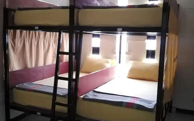 OYO Rose Hostel