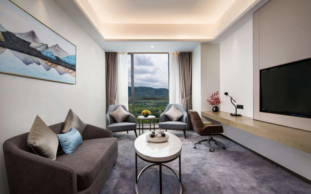 Ramada By Wyndham Huizhou Longmen