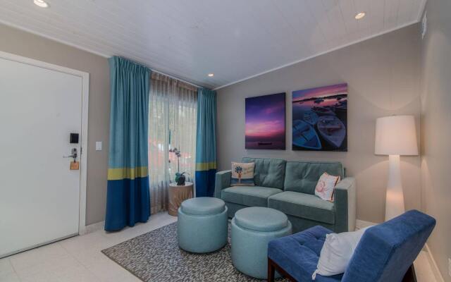 Orchid Key Inn - Adults Only