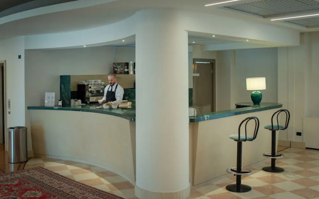 Hotel President