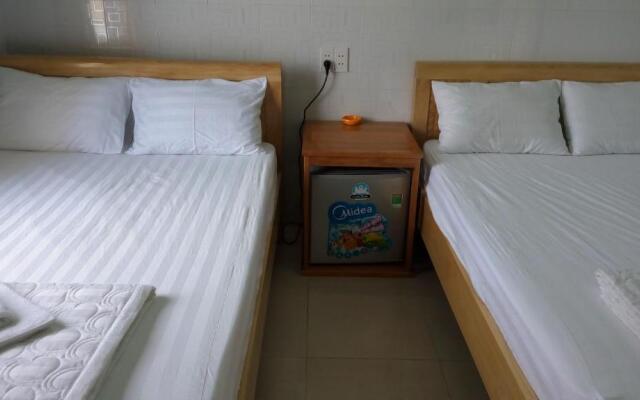 Khách Sạn Anh Tú 27B THÙY VAN