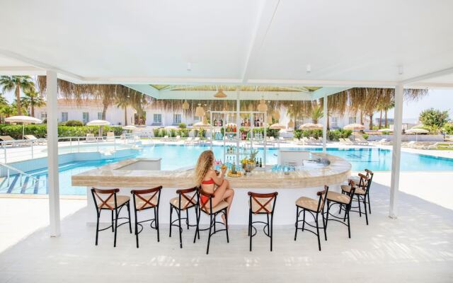 Long Beach Villas