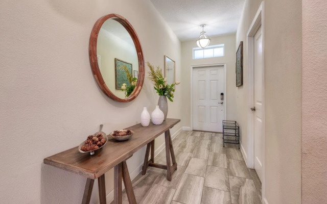 Stunning Home With Private Pool Near Disney