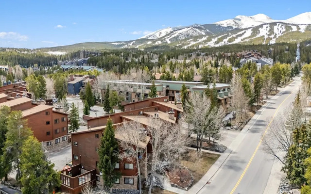 Pine Ridge 11e 2 Bedroom Condo