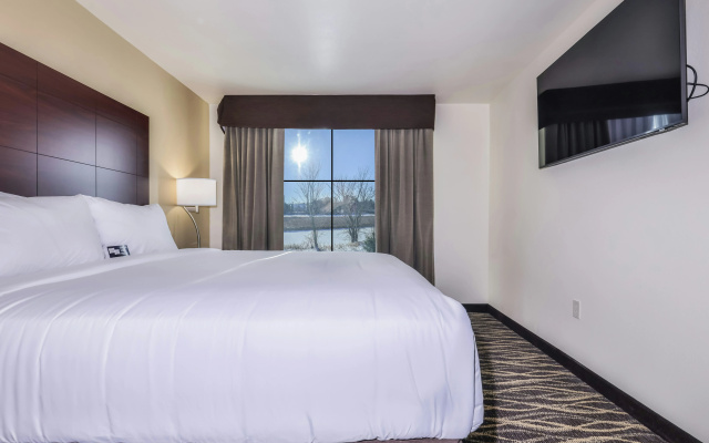 Cobblestone Hotel & Suites - Rhinelander