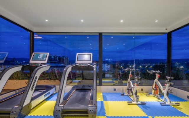 Rezen Pinge Hotel (Xishuangbanna Jinghong Airport Railway Station) – Sports – Xishuangbanna