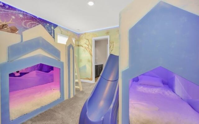 Ultimate 6 Bedroom Villa by Redawning