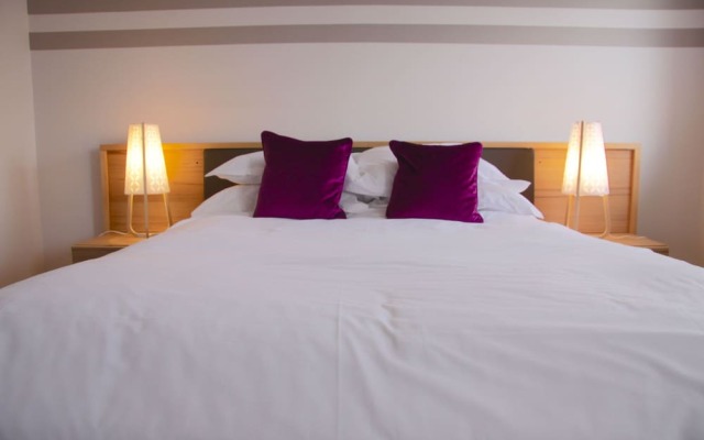 Lux Living Apartments - Florian House