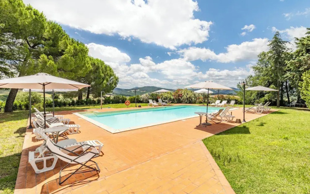 Ribes Family Apt Shared Pool,volterra