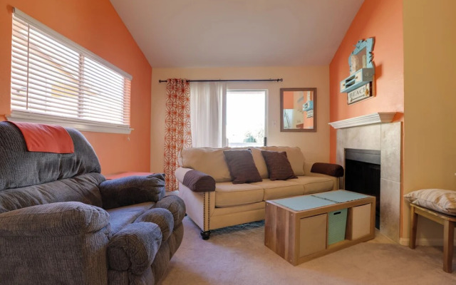 Balcony & Pool Access: Condo in Galveston!