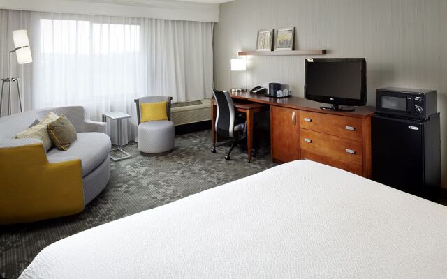 Courtyard by Marriott Akron Stow