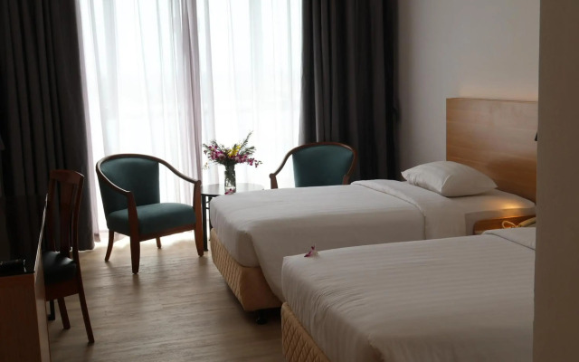 Crystal Crown Hotel Harbour View