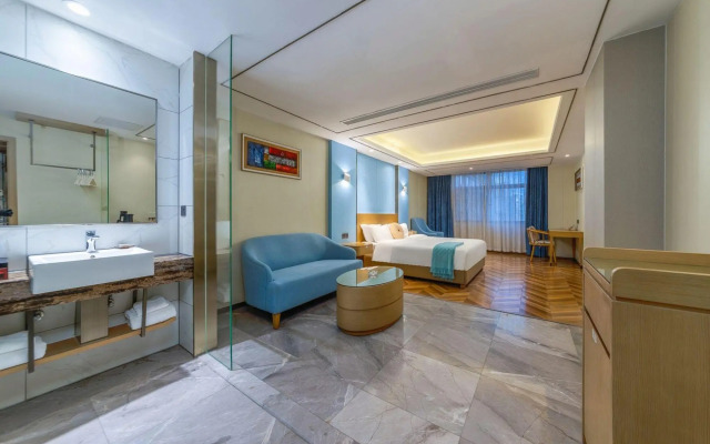 艺龙安云酒店(日月广场免税城高铁东站店)