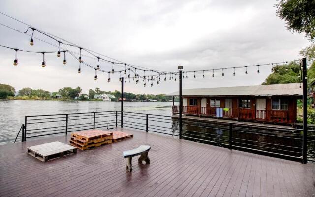 T T Hostel Kanchanaburi