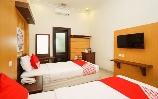 OYO 309 Avila Ketapan Rame Hotel