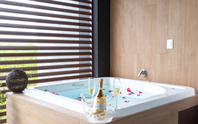 Fabulous & Exclusive Apartments With Sea View Pool BBQ Garden