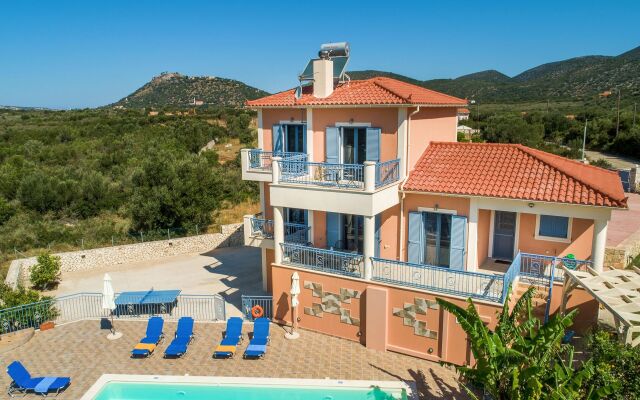 Family & Friends Villa With Private Pool