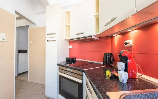 Central Flat with Cosy Sunny Terrace